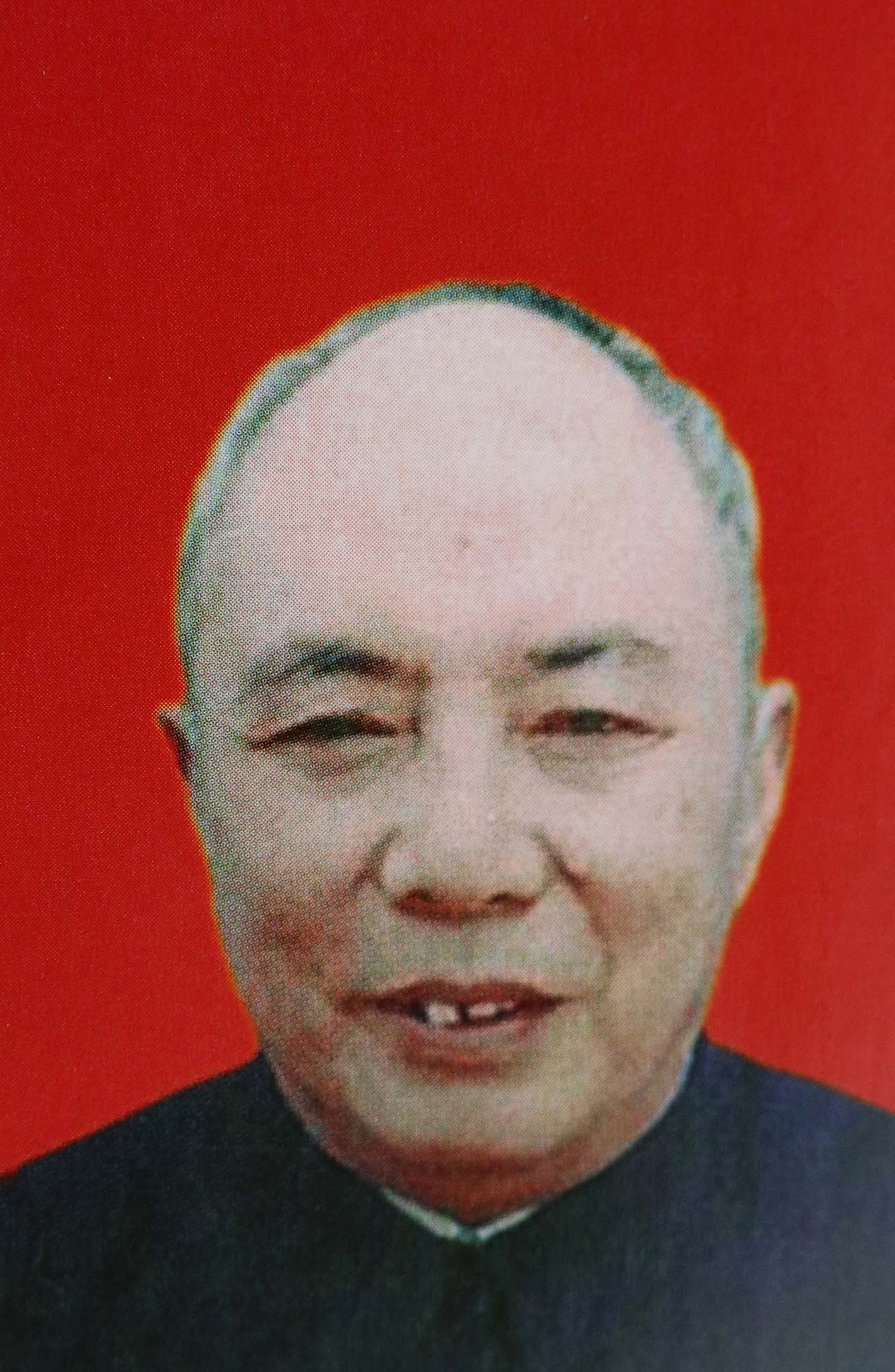 贺隆配 湖南安化人，1971-1978 年任大通湖农场党委书记。