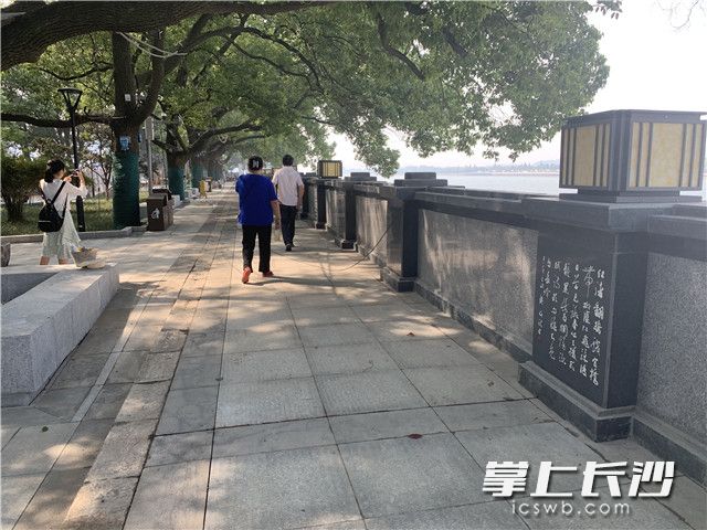 风光带融入了杜甫96篇有关湖南和长沙的诗词，使风光带更具湖湘特色。