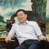 杜家毫与浙江吉利控股集团总裁安聪慧座谈