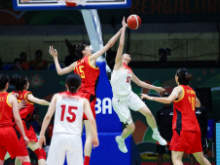 女篮亚洲杯：中国憾负日本获亚军 韩旭空砍18+7