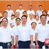 回声嘹亮 | 望城干部群众认真收看国庆直播盛况