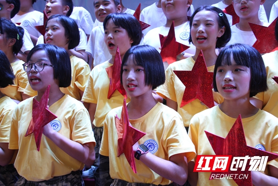 【“不忘初心、牢记使命”主题教育进行时】张家界国光实验学校举行“我和我的祖国”歌咏比赛