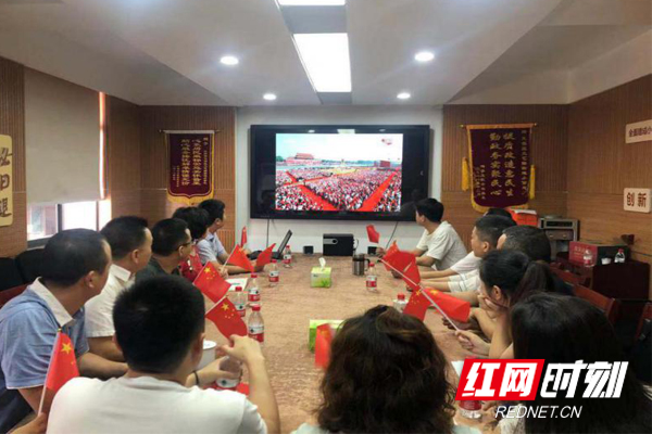 文艺路街道.jpg 文艺路街道.jpg