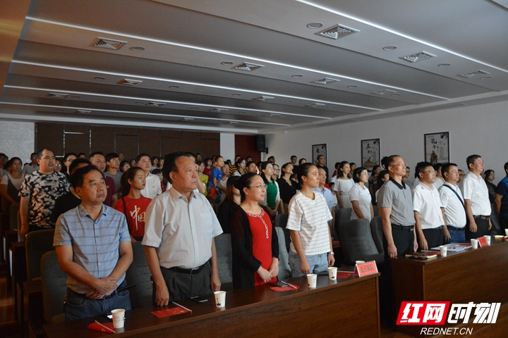 【我和我的祖国】张家界市卫健委组织观看庆祝中华人民共和国成立70周年大会盛况