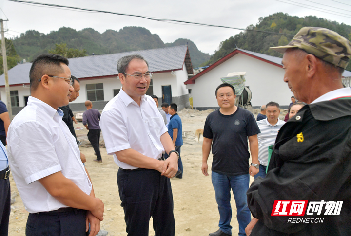 刘革安深入桑植县调研脱贫攻坚工作时强调：精细精准再加力 打赢脱贫攻坚战