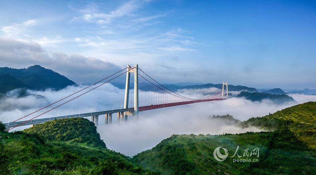 贵阳至瓮安高速公路《清水河大桥》。于雷摄。
