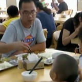 开放食堂、车停大院…政府敞开大门，可取之处在哪？
