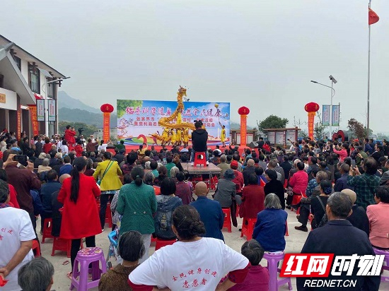 岩泊渡镇双溪村：构筑乡村新风尚  强身健体奔小康