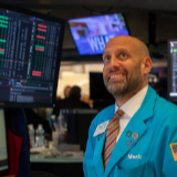 纽约股市三大股指11日显著上涨