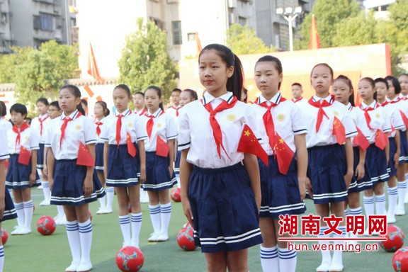 湖南省2019年“传承红色基因·向国旗敬礼”主题活动在永州举行