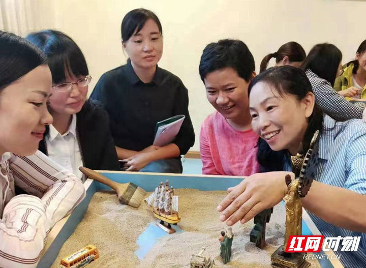 张家界市总工会举办心理指导师沙盘技能培训