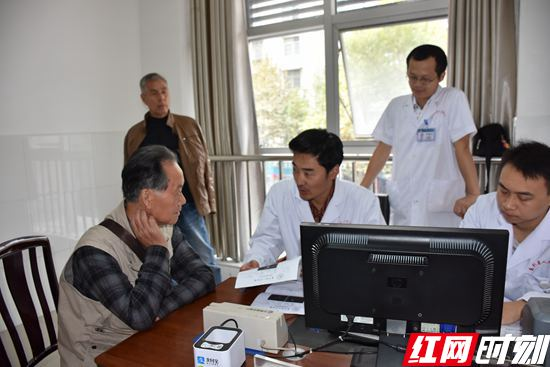慈利县人民医院迎来中南大学湘雅二医院义诊专家团