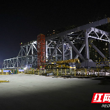 深圳地铁6号线千吨钢桁梁桥体顶推顺利完成 属全国首例