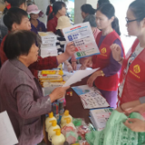 “格格”玩起垃圾分类 党员倡导绿色环保