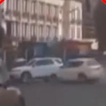 现场视频 | 上海一轿车疯狂撞人致2死12伤  一男子“神反应”躲过一劫