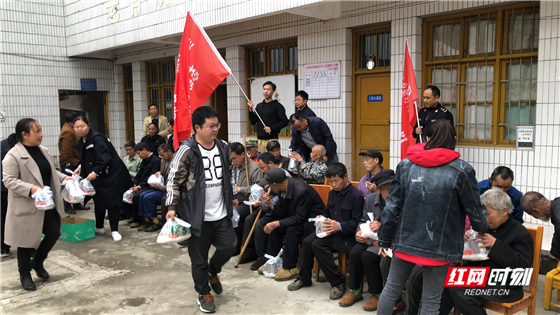 永定区三家馆乡：不忘初心跟党走 志愿服务暖人心
