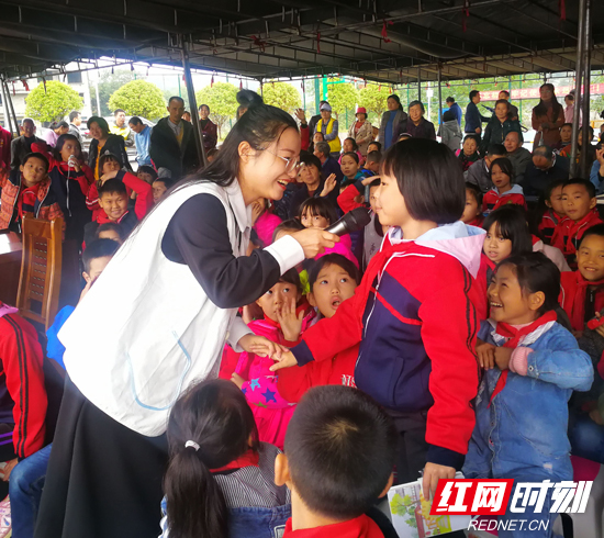 慈利县三官寺乡大峡谷村里绚丽的“彩虹”