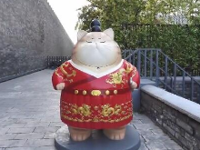 北京故宫神武门现巨型“御猫”萌翻众人