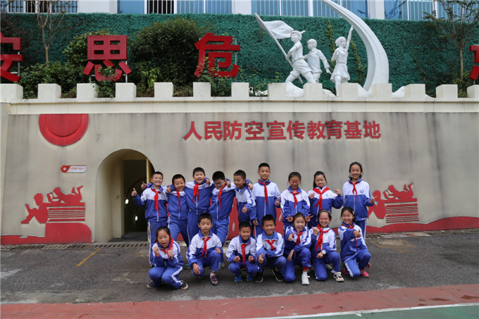 小小解说员集体合影.JPG