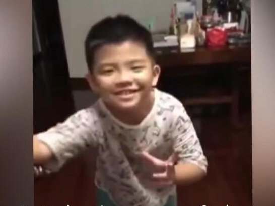 可爱又深情！小学生朗诵诗歌走红