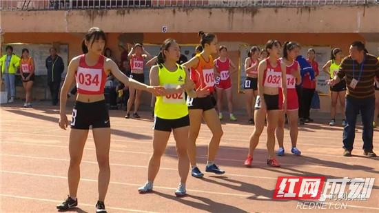 市六运会进行时：永定队打破女子4X400市运会纪录