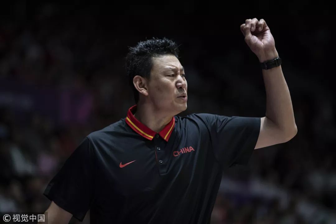 前中国男篮主教练李楠第一时间做出回应,表示承担中国男篮世界杯失利
