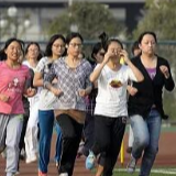 身体好也能得奖学金？这所高校奖励每人1500…