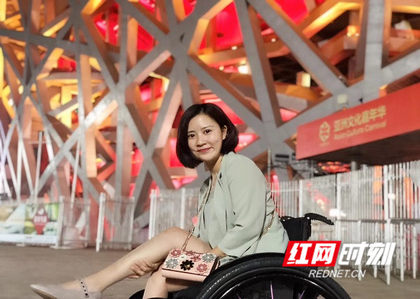 轮椅女孩杨淑亭图片