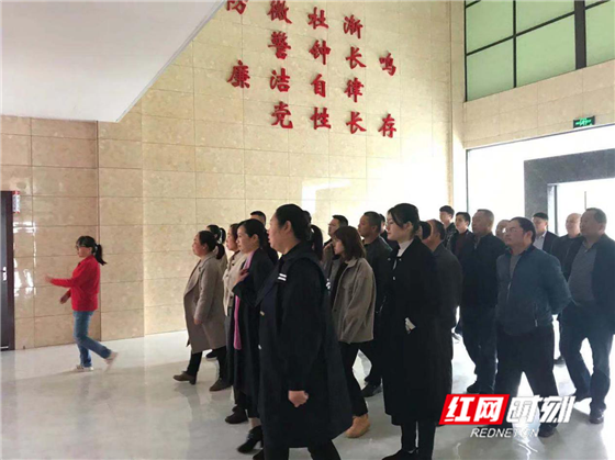 永定区三家馆乡开展“不忘初心、牢记使命”警示教育