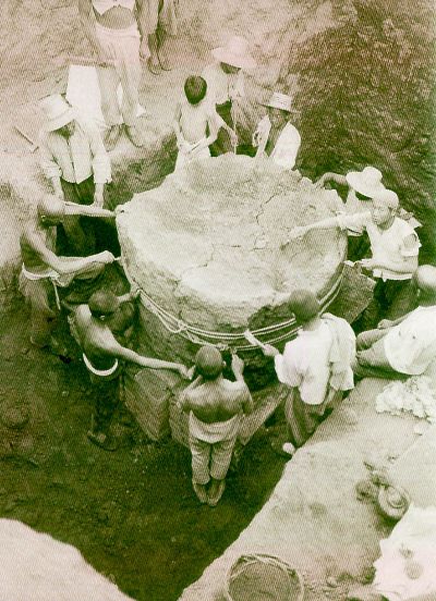 1899年,甲骨文在河南省安阳市小屯被发现,历经120年而