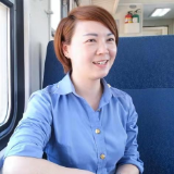 慢火车上的列车员丨杨波：虽然每天干着开门、扫地的工作，但我特别开心