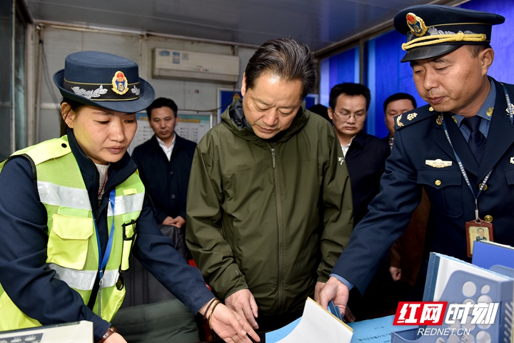 虢正贵检查安全生产工作