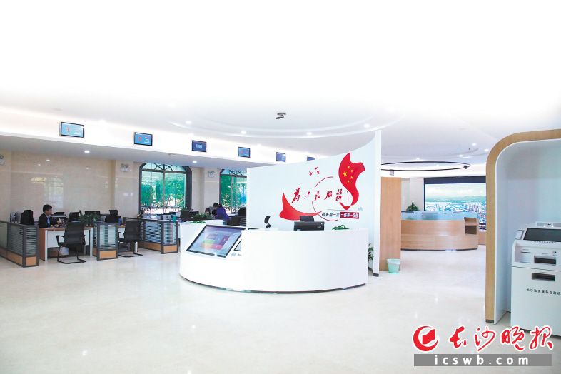 　　宽敞明亮、功能齐全的浏阳经开区政务大厅。长沙晚报通讯员 廖沛 摄