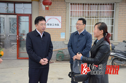 正文红网溆浦讯(记者 曾伟)11月6日,县委副书记,县长谢商成到大江口镇