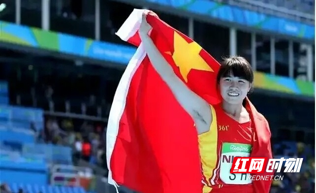 7562bd26gy1fjhncflismj20hu0n7qbe.jpg