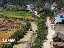 水清景美入画来 探寻河长制的“双峰模式”