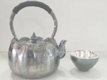 民间工艺放异彩 张家界银饰作品一体银壶获“百鹤新锐奖”