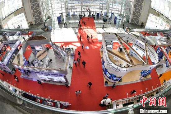 第二届中国新材料产业发展大会暨2019长沙新材料产业博览会在长沙举行。　杨华峰　摄