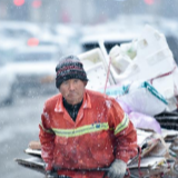 吉林长春：大雪袭城 环卫上阵