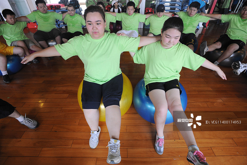2009年7月10日，南京，为期42天的英派斯减肥夏令营在南京龙江正式开营。