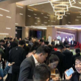 千人挤爆售楼处 长沙高铁南站附近精装公寓8888元/㎡起