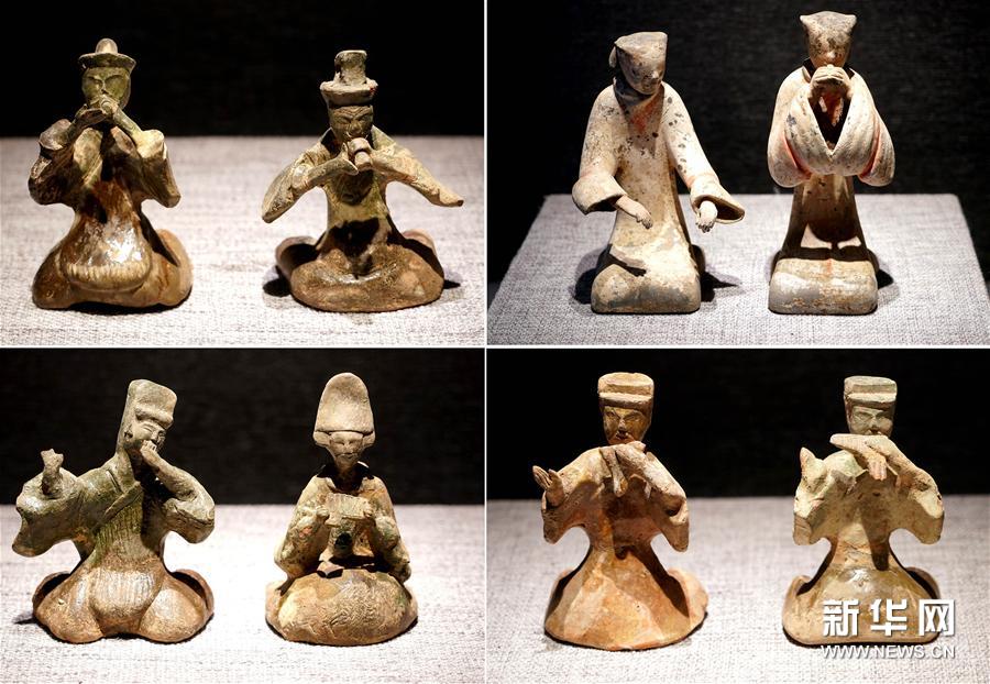 这是“尘中莲花之丝路天籁——汉唐宋元丝路乐舞文物展”上展出的乐俑（拼版照片，11月19日摄）。