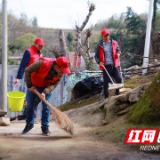凤凰：“玛汝干部”服务空巢老人获称赞