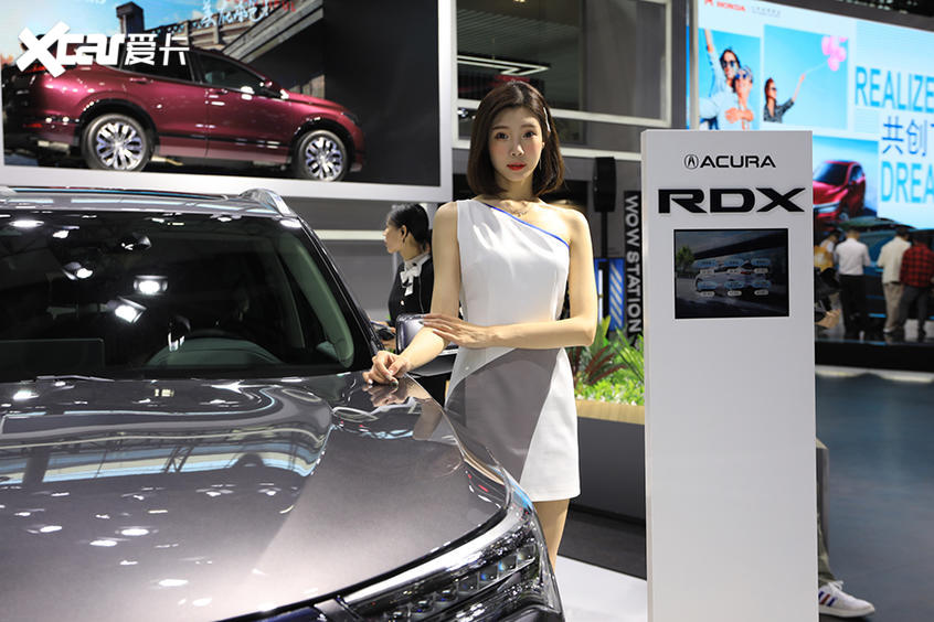 2019广州车展美女 2019广州车展美女