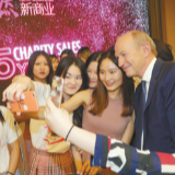 中国发展成果为何令人惊叹？国际人士这样说