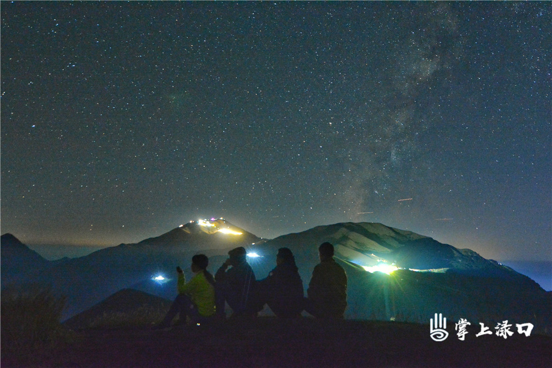 【图片：避风港户外】
武功山的夜晚，如此静谧。抬头满天繁星，银河清晰可见。