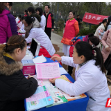 主题教育进行时  石峰区开展优生优育主题宣传
