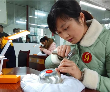 40余名选手银碗上展功夫！2019全市银制品制作工职业技能竞赛在永兴举行