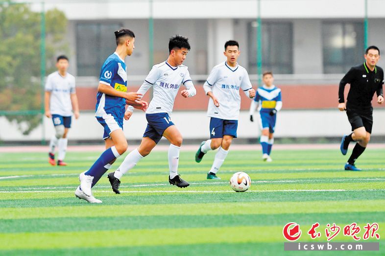 　　揭幕战中，东道主雅礼外国语学校2比2战平悉尼奥林匹克足球俱乐部。