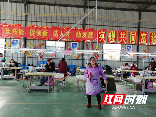 图为个人一等奖获得者发表获奖感言.jpg